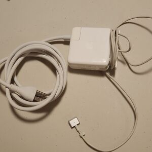 Apple White Charging Adapter with Cable